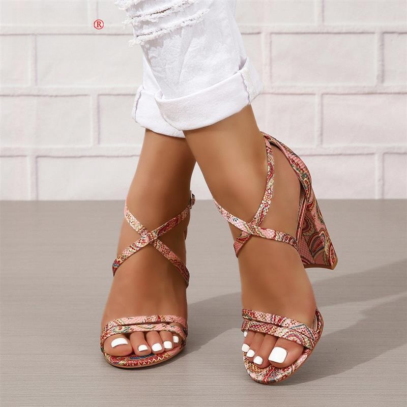 세련된 대형 사이즈 자수 장식 두꺼운 굽 여성 샌들 스 - Sandal Strappy Heeled 리뷰 및 가격